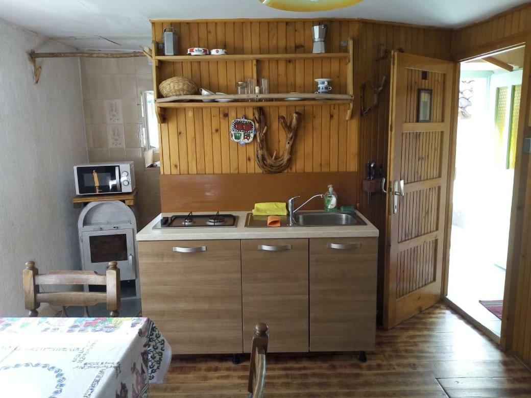 Apartman Dinko Lubenice Eksteriør billede