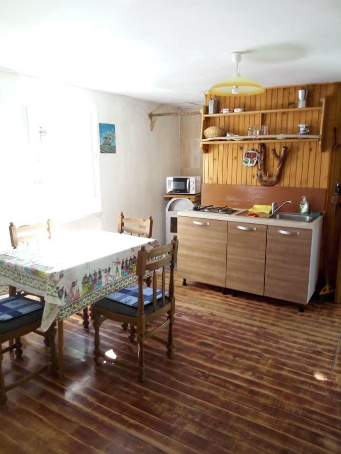 Apartman Dinko Lubenice Eksteriør billede
