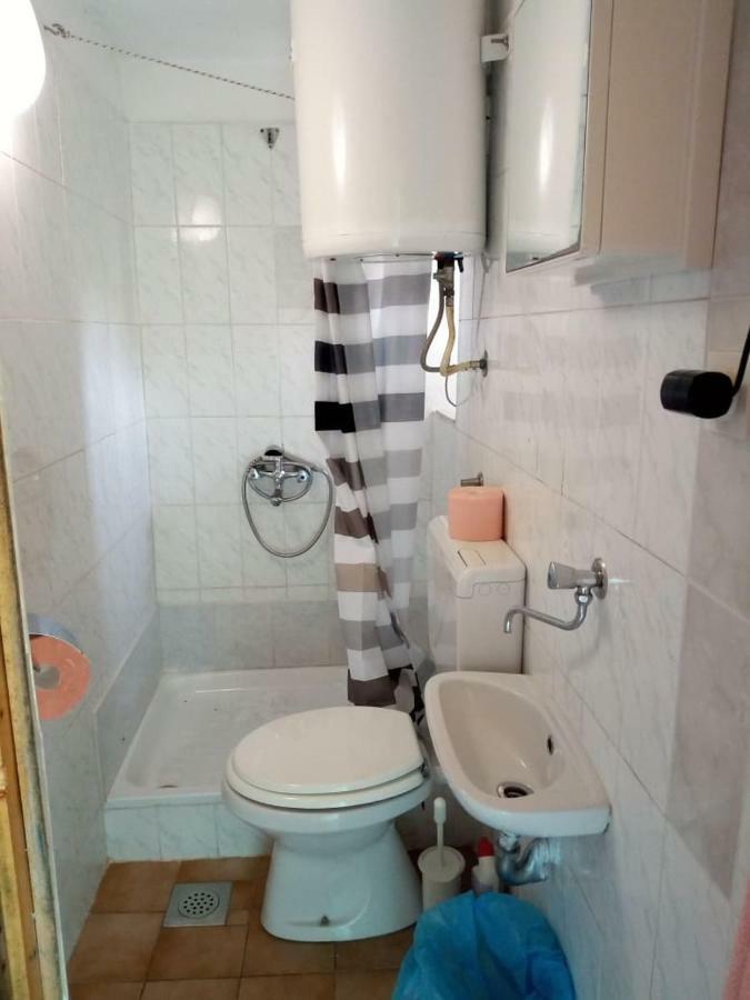 Apartman Dinko Lubenice Eksteriør billede